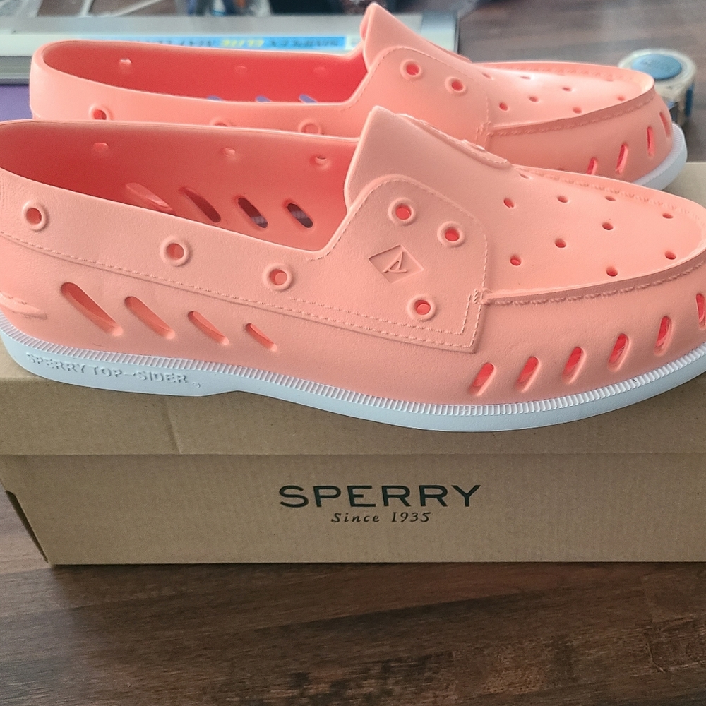 Sperry Float Peach size 12
